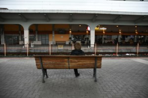 Στελέχη της ΝΔ "επιβάτες" στο πρώτο δρομολόγιο του τρένου από Αθήνα για Καλαμπάκα - Τους αναγνώρισε το Twitter [Βίντεο]