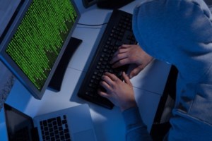 Euractiv: Ερχεται ομπρέλα προστασίας σε ΑΔΑΕ και Ράμμο από το Ευρωκοινοβούλιο