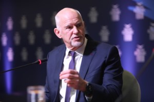 Το ζεϊμπέκικο του Γιώργου Παπανδρέου στην Αλικαρνασσό της Τουρκίας [βίντεο]