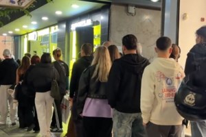 Η νύχτα του ΛΕΞ στη Θεσσαλονίκη: Μια φωνή πάνω από 40.000 κόσμος στο Καυτατζόγλειο - εικόνα 2