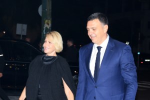 Μπαλατσινού: Ο γιος της στέκεται μπροστά στους κουραμπιέδες και τα μελομακάρονα, μην ξέροντας τι να διαλέξει