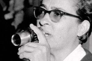 Θρίλερ με την επίθεση με βιτριόλι: Νέο βίντεο έχει καταγράψει δύο μαυροφορεμένες γυναίκες - εικόνα 3