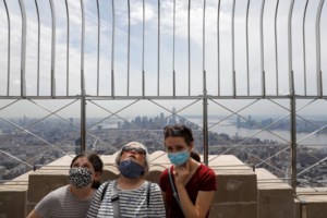 Παιδίατρος Μαζάνης: Να εμβολιάσουν άφοβα τα παιδιά τους οι γονείς - Ασφαλές και αποτελεσματικό το εμβόλιο