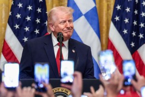 Με την υπογραφή Τραμπ θα κυκλοφορούν τα νέα δολάρια - Το τέλος μιας παράδοσης 165 ετών - εικόνα 2