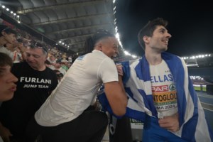 Τεντόγλου ιπτάμενος και στον Πειραιά: Πρώτος στο Piraeus Street Long Jump έξω από το Δημοτικό Θέατρο - εικόνα 2