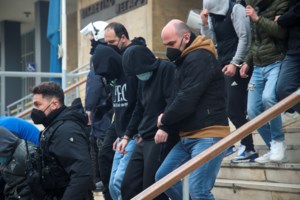 Δολοφονία Αλκη: Δώδεκα και όχι έντεκα χούλιγκαν στα τρία αυτοκίνητα - Ισως και πέμπτο άτομο στο Polo