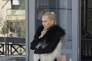 Βικτώρια Καρύδα: Εντυπωσιακή επιστροφή στις πασαρέλες 7 μήνες μετά τη δίκη για τη δολοφονία του συζύγου της [Εικόνες] - εικόνα 5