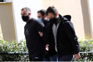 Ποιος είναι ο περιβόητος κακοποιός "Τάκης" - Η σκηνοθετημένη ληστεία στο ενεχυροδανειστήριο και το μακελειό στο μπαρ στη Γλυφάδα