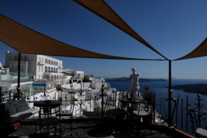 Ολη η ιστορία των κατοικιών στην Ελλάδα: Από τα βιτρό των πολυκατοικιών του μεταπολέμου στην αισθητική της αστυφιλίας [εικόνες] - εικόνα 4