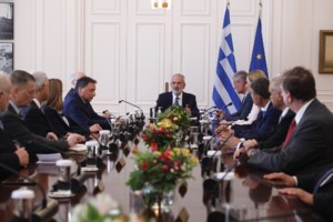 Παραλαβή-παράδοση στο υπουργείο Ανάπτυξης: "Στα 12 δις οι δημόσιες επενδύσεις το 2023, είμαι περήφανος", το μήνυμα Γεωργιάδη - εικόνα 2