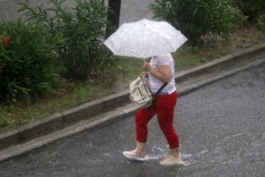 Μίνι καύσωνας μες στον Οκτώβριο: Ξεπέρασε τους 37 βαθμούς Κελσίου ο υδράργυρος, βροχές από αύριο - εικόνα 2