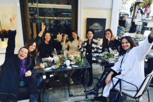 Βαρύ πένθος για τη Ρέα Τουτουνζή - Το σπαρακτικό αντίο στον πατέρα της [Εικόνες]