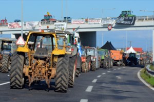Τι σκοπεύει να κάνει η κυβέρνηση με τα αγροτικά μπλόκα - Αυξάνεται η δυσφορία της κοινωνίας