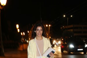 Χρώμα στα χειμερινά looks: H Τόνια Σωτηροπούλου με το απόλυτο πολύχρωμο χειμερινό φόρεμα