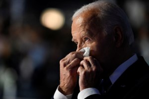 Ο Τζο Μπάιντεν αποχαιρέτησε την πολιτική- Συγκίνηση και δάκρυα από τους συνέδρους που φώναζαν "Σε αγαπάμε Τζο" [εικόνες] - εικόνα 11