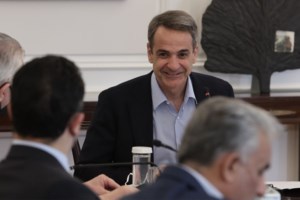 Η απάντηση της κυβέρνησης στον Τσίπρα: Βούλιαξε τη χώρα το 2015 - Στόχος του η εξυπηρέτηση προσωπικών του επιδιώξεων - εικόνα 2