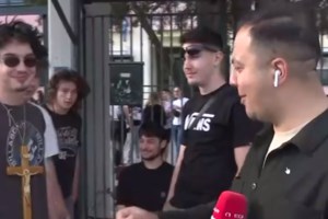 Πανελλαδικές 2024: Υποψήφια από τη Θεσσαλονίκη δίνει εξετάσεις σε ηλικία 66 ετών -Σε ποια σχολή θέλει να μπει [βίντεο]