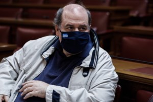 Ο ΣΥΡΙΖΑ θέλει εισαγωγή στο πανεπιστήμιο χωρίς βάση εισαγωγής και με μισή διδακτέα ύλη