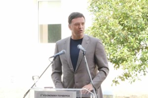 Κίνητρα σε επαγγελματίες του κλάδου υγείας ώστε να υπηρετούν σε νησιά κάτω των 1.000 κατοίκων, προανήγγειλε ο Β. Κικίλιας - εικόνα 2