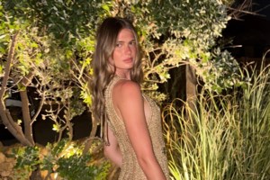 Σμαράγδα Καρύδη: Μέσα στο πετρόκτιστο σπίτι της στην Αίγινα -Επίγειος παράδεισος με vintage και ρουστίκ πινελιές - εικόνα 2