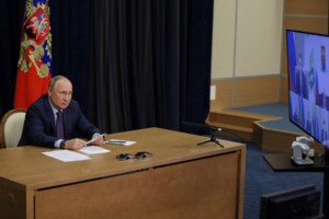 Ο Ζελένσκι καλεί τους πολίτες να εξεγερθούν εναντίον του Πούτιν για να τερματιστεί ο πόλεμος