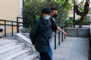 Ψυχίατρος Σούρας για 53χρονο μαστροπό: Όποιος τολμήσει να βγάλει το πορνοτέρας άρρωστο, θα με βρει απέναντί του - εικόνα 2