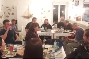 Ο Κασσελάκης μιλάει στον Λιάγκα από τα... μποφόρ της Αστυπάλαιας: "Καλά έκανα και διέγραψα τον Παπανώτα" [βίντεο]