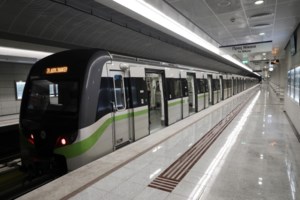 Πάσχα: Οι φετινοί κανόνες για το γιορτινό τραπέζι και τις μετακινήσεις - Τι ισχύει για τις εκκλησίες