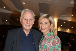 Κώστας Χαρδαβέλλας: Ο μισός αιώνας στην τηλεόραση, οι "πληγές" των γονιών του και οι 3 γυναίκες "που έμοιαζαν μεταξύ τους" - εικόνα 4