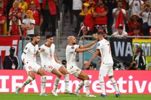 Βρυξέλλες: Σοβαρά επεισόδια στους δρόμους πριν και μετά τη νίκη του Μαρόκου επί του Βελγίου - Έκαψαν αυτοκίνητα [βίντεο] - εικόνα 3