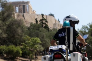 Συγκλονίζει ο 18χρονος Δημήτρης για την επίθεση στην Ακρόπολη: "Μην κλείνεις τα μάτια σου, μείνε μαζί μας" - εικόνα 3