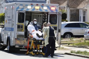 Δείτε τι "απίθανο" φοράει η Σάρα Τζέσικα Πάρκερ στην καραντίνα στη Νέα Υόρκη