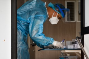 Κορονοϊός: 491 κρούσματα στην Αττική - 195 στην Κρήτη, 193 στη Θεσσαλονίκη