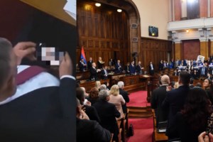 Σερβία: Διαδήλωση ακροδεξιών για το Κόσοβο με συνθήματα υπέρ του Πούτιν και της "Βάγκνερ" [Εικόνες] - εικόνα 3