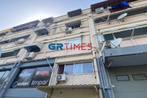 Δολοφονία 64χρονου στη Θεσσαλονίκη: Ο 29χρονος πρώτα του "έλιωσε" το κεφάλι και μετά τον στραγγάλισε με κορδόνι - εικόνα 2