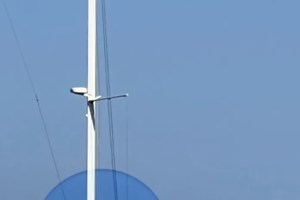 Φωτιά σε κατάστημα εστίασης στη Γλυφάδα: Επι τόπου ισχυρή δύναμη της Πυροσβεστικής