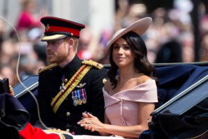 Breaking news: Η βασίλισσα Ελισάβετ αφαιρεί όλους τους τίτλους και τις αρμοδιότητες από τον Χάρι και τη Μέγκαν - εικόνα 3