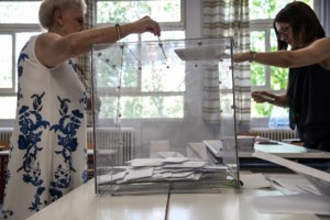 Βγαίνει στις αγορές αύριο το Δημόσιο - Ιστορικό χαμηλό έτους για το περιθώριο του 10ετούς ομολόγου