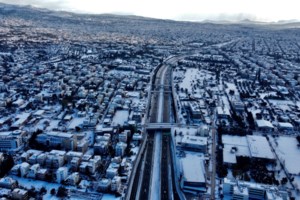 Κακοκαιρία "Barbara": Την Κυριακή η απόφαση για το αν θα ανοίξουν τα σχολεία τη Δευτέρα