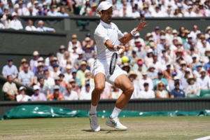 "Διώξ' την, έχει πιει 700 ποτά": Έξαλλος ο Νικ Κύργιος με μεθυσμένη θεατή στο Wimbledon - Ζήτησε και την απέβαλαν [βίντεο]