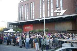 ΣΥΡΙΖΑ: "Στέφανε προχώρα, άλλαξέ τα όλα" φώναζαν 1.500 Kasselistas - Πήγε, έφυγε και... επέστρεψε ο Κασσελάκης [εικόνες-βίντεο] - εικόνα 9