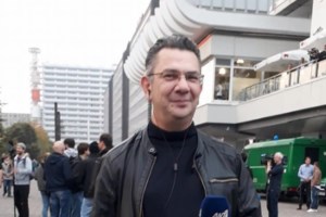 "Αδέλφια μας Αλβανοί": Επιθέσεις και απειλές στον δημοσιογράφο Γιάννη Παπαδόπουλο για το άρθρο του στα "Νέα"