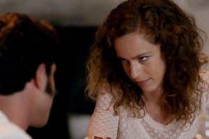 Άγριες Μέλισσες: Η Ανέτ αντιμέτωπη με το ένοχο παρελθόν της - Κωνσταντής και Τάκης στα χέρια για τη Δρόσω [Εικόνες] - εικόνα 6