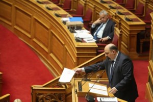 Τέμπη: Εικόνες και βίντεο από τις έρευνες στο σημείο που βρίσκονται οι αμαξοστοιχίες στο Κουλούρι - εικόνα 10