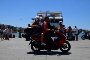 Πώς ανοίγει ο τουρισμός: Mε αρνητικό τεστ ή πιστοποιητικό εμβολιασμού στα νησιά - Εξαιρούνται Εύβοια, Λευκάδα, Σαλαμίνα