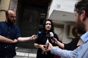 Βίντεο-ντοκουμέντο από την αρπαγή της Μαρκέλλας - Ποια είναι η γυναίκα και ο ηλικιωμένος που αναζητά η ΕΛΑΣ - εικόνα 2