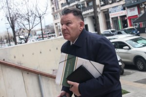 Δίκη Άλκη Καμπανού: "Ήθελαν να χτυπήσουν Αρειανούς" - Κατέθεσε ο μάρτυρας αστυνομικός