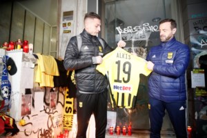 Super League: Αφιερωμένη στον Άλκη - Νίκη θρίλερ για τον Άρη κόντρα στην ΑΕΚ - εικόνα 2