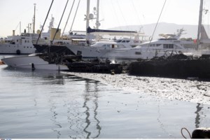 Μαρίνα Ζέας: Υποβρύχια πλάνα από τις βυθισμένες θαλαμηγούς - Στα 30 εκατ. η ζημιά για τους ιδιοκτήτες [βίντεο]