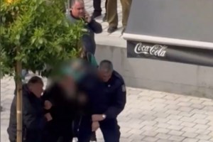 Στην Ψυχιατρική του Πανεπιστημιακού Νοσοκομείου Λάρισας ο Αρχιμανδρίτης που έβρισε και χτυπούσε αστυνομικούς - εικόνα 2